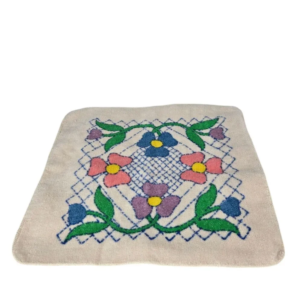 Lot 2 Vtg JP Stevens Utica Fine Arts Washcloth Flower Trellis Beige Multicolor